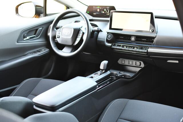 Toyota PRIUS 2.0 Plug-in Executive Automaat 223pk | Dodehoekdetectie | Parkeersensoren | Lichtmetalen velgen 19" | BTW-auto |