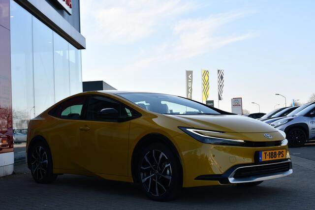 Toyota PRIUS 2.0 Plug-in Executive Automaat 223pk | Dodehoekdetectie | Parkeersensoren | Lichtmetalen velgen 19" | BTW-auto |