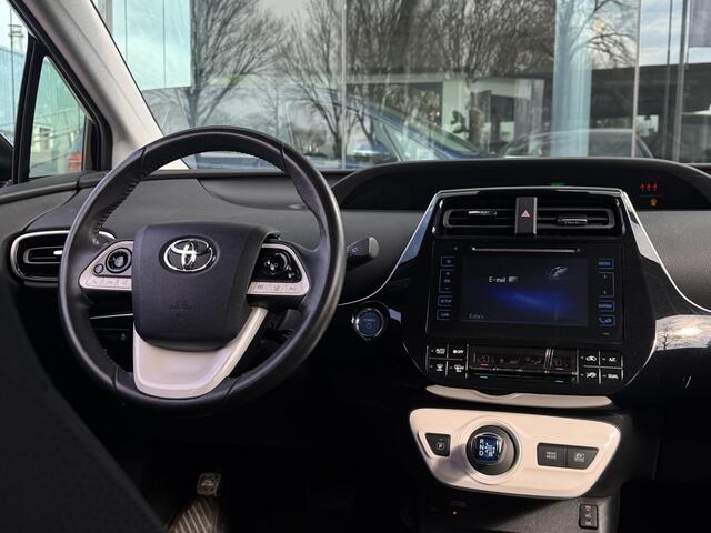 Toyota PRIUS 1.8 Black Edition Adapt. Cruise | Head-Up | Camera