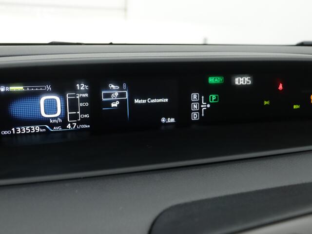 Toyota PRIUS 1.8 Black Edition Limited | Dodehoek Ass. | LM velgen | Trekhaak | Cruise Control Adaptief | Climate Control | Navigatie |