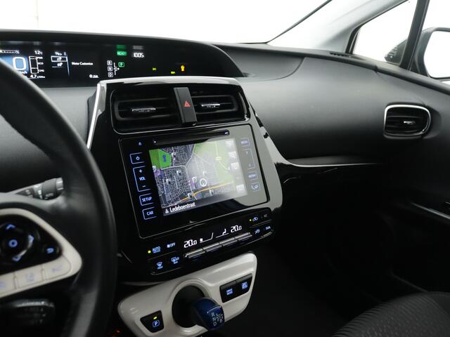 Toyota PRIUS 1.8 Black Edition Limited | Dodehoek Ass. | LM velgen | Trekhaak | Cruise Control Adaptief | Climate Control | Navigatie |