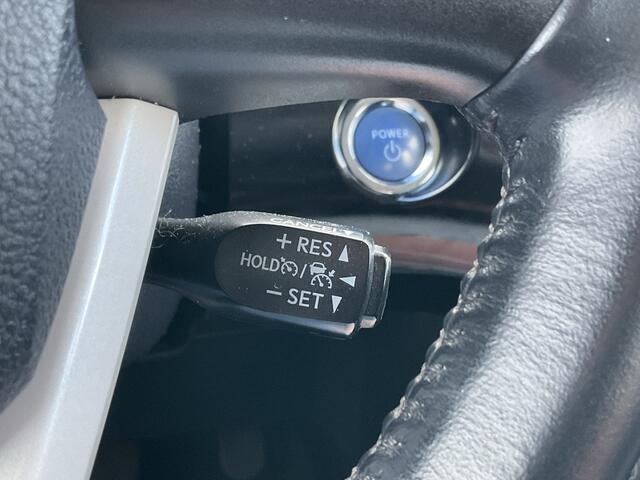 Toyota PRIUS 1.8 Dynamic Stoelverw Head Up Navi Camera