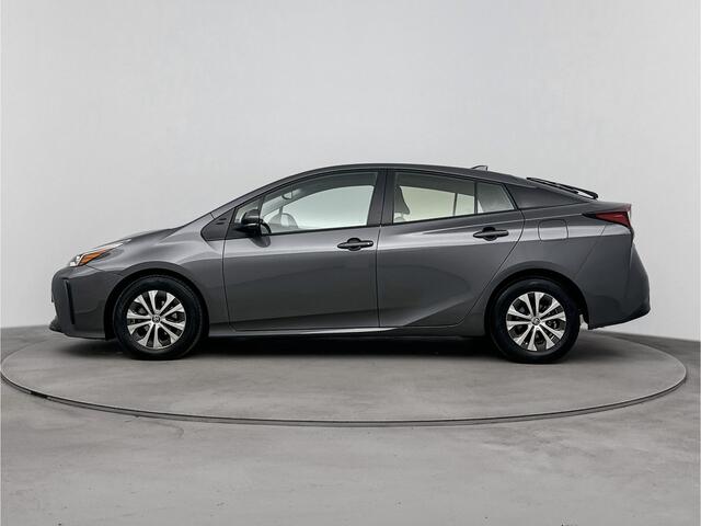 Toyota PRIUS 1.8 Dynamic | Stoelverwarming | Navigatie | Camera | LM velgen | Cruise Control Adaptief | Head up Display |