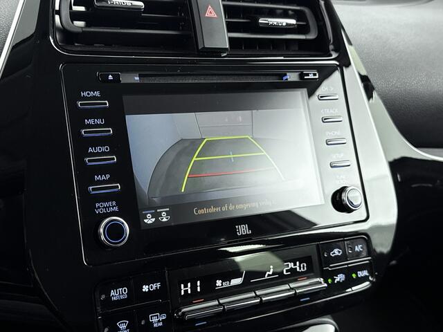 Toyota PRIUS 1.8 Dynamic | Stoelverwarming | Navigatie | Camera | LM velgen | Cruise Control Adaptief | Head up Display |