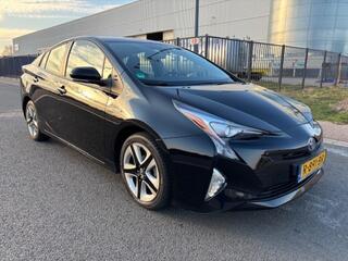 toyota-prius-1.8-dark-edition