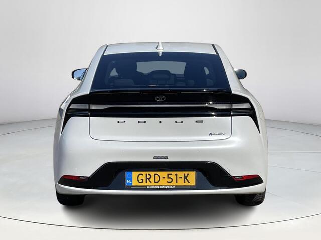 Toyota PRIUS 2.0 Plug-in Executive **DODE HOEK DETECTIE/ STUURVERWARMING/ GARANTIE**