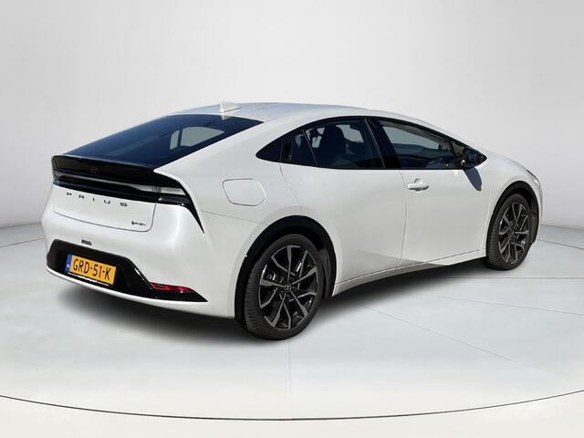 Toyota PRIUS 2.0 Plug-in Executive **DODE HOEK DETECTIE/ STUURVERWARMING/ GARANTIE**