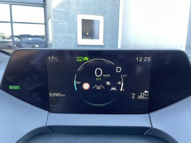 Toyota PRIUS 2.0 Plug-in Executive **DODE HOEK DETECTIE/ STUURVERWARMING/ GARANTIE**