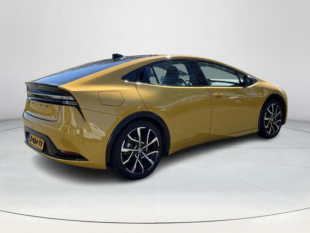 Toyota PRIUS 2.0 Plug-in Executive | Panoramadak | Stoel- + stuurverwarming | Navigatie | Parkeersensoren |