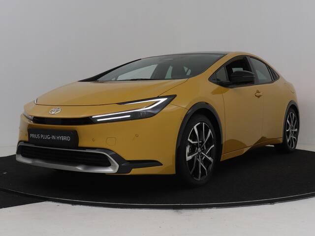 Toyota PRIUS 2.0 Plug-in Solar Edition *NIEUW* | Direct leverbaar! | Solar Roof | 360° Camera | Parkeersensoren V+A |