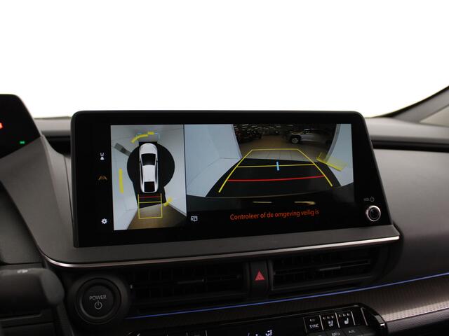 Toyota PRIUS 2.0 Plug-in Solar Edition *NIEUW* | Direct leverbaar! | Solar Roof | 360° Camera | Parkeersensoren V+A |