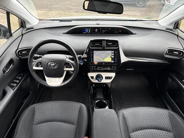 Toyota PRIUS 1.8 Plug-in Business Plus **DAKDRAGER/ STOELVERWARMING/ ADAPTIEF CRUISECONTROL/ GARANTIE**