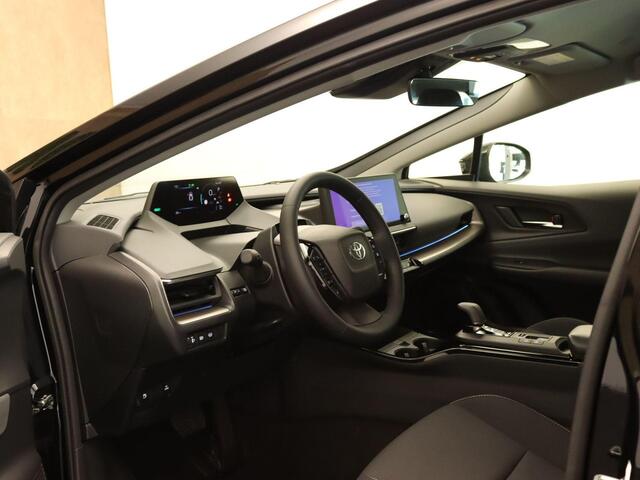 Toyota PRIUS 2.0 Plug-in Dynamic - DODEHOEKDETECTIE - ACHTERUITRIJCAMERA - ADAPTIEVE CRUISE CONTROL - APPLE CARPLAY/ ANDROID AUTO - KEYLESS ENTRY/START - NAVIGATIESYSTEEM FULL-MAP - VOORSTOELEN VERWARMD