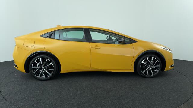 Toyota PRIUS 2.0 Plug-in Executive / Demo-voordeel!