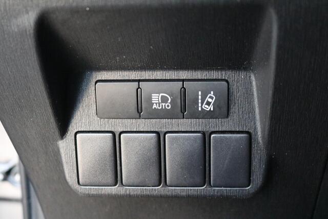 Toyota PRIUS 1.8 Active, Parkeersensoren, All Seasons, Cruise & Climate control, Parkeersensoren Achter!