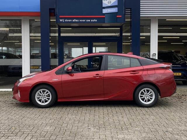 Toyota PRIUS 1.8 Dynamic / Automaat / 69.000 Km / JBL-Audio / Keyless / Head-Up Display / LED / DAB / Radio-Bluetooth / Navi / Camera / Stoelverwarming / Adaptieve Cruise-Control / Lane-Assist / ELKTR-Pakket / PDC Achter / LMV 15'' / All-Season / ENZ.