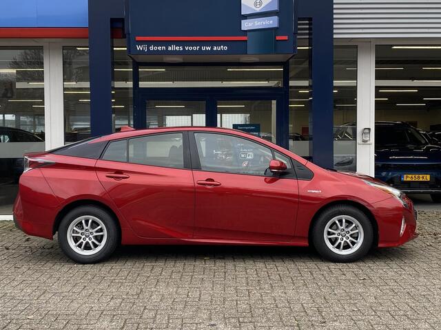 Toyota PRIUS 1.8 Dynamic / Automaat / 69.000 Km / JBL-Audio / Keyless / Head-Up Display / LED / DAB / Radio-Bluetooth / Navi / Camera / Stoelverwarming / Adaptieve Cruise-Control / Lane-Assist / ELKTR-Pakket / PDC Achter / LMV 15'' / All-Season / ENZ.