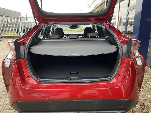 Toyota PRIUS 1.8 Dynamic / Automaat / 69.000 Km / JBL-Audio / Keyless / Head-Up Display / LED / DAB / Radio-Bluetooth / Navi / Camera / Stoelverwarming / Adaptieve Cruise-Control / Lane-Assist / ELKTR-Pakket / PDC Achter / LMV 15'' / All-Season / ENZ.