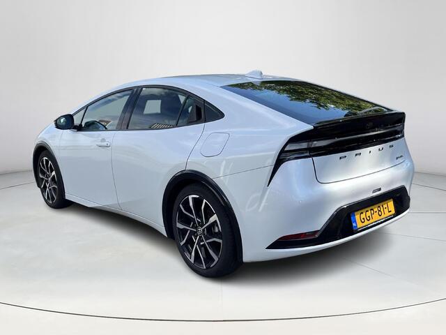 Toyota PRIUS 2.0 Plug-in Executive | 19 inch | Parelmoer lak | CarPlay | Android Auto