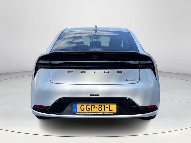 Toyota PRIUS 2.0 Plug-in Executive | 19 inch | Parelmoer lak | CarPlay | Android Auto