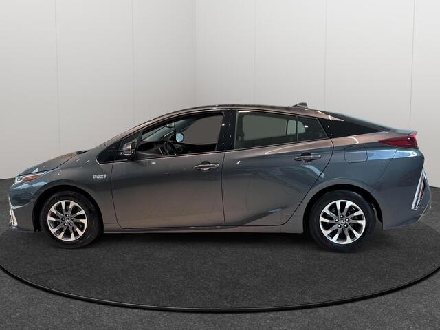 Toyota PRIUS 1.8 Plug-in Executive | Full Map Navi | Bluetooth | verwarmde stoelen | lm velgen |