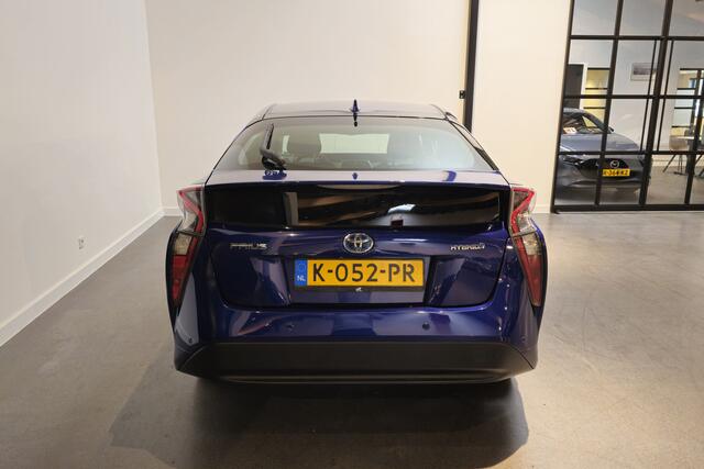 Toyota PRIUS 1.8 Dynamic JBL - Stoelverwarming - Adaptive Cruise - Dodehoek detectie - Cam