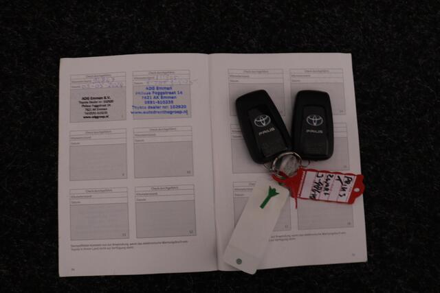 Toyota PRIUS 1.8 Dark Edition | Navigatie | Parkeer sensoren | head-up display |