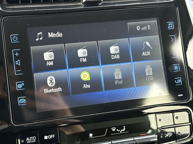 Toyota PRIUS 1.8 Plug-in Dynamic edition | NL-auto | BTW auto | Navigatie | HUD | Dodehoek detectie | Matrix LED | Winter pakket | Adaptive cruise control | Stoelverwarming | Climate control | PHEV |