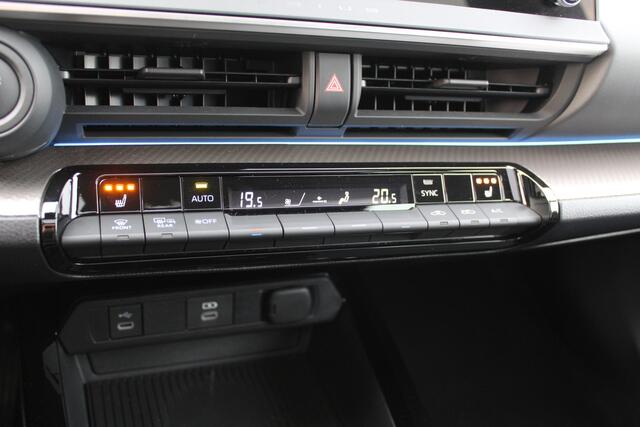 Toyota PRIUS 2.0 Plug-in Executive | Rijklaar | Pano | NL-auto | Navi | Camera | Stoel-/stuurverwarming | Blind Spot