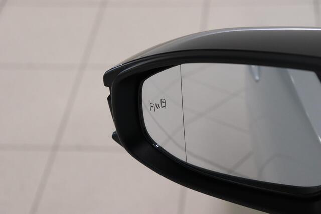 Toyota PRIUS Plug-in Hybrid 220 Executive, Blind Spot, Apple Carplay & Android Auto, Stoel & Stuur verwarming, Parkeersensoren!