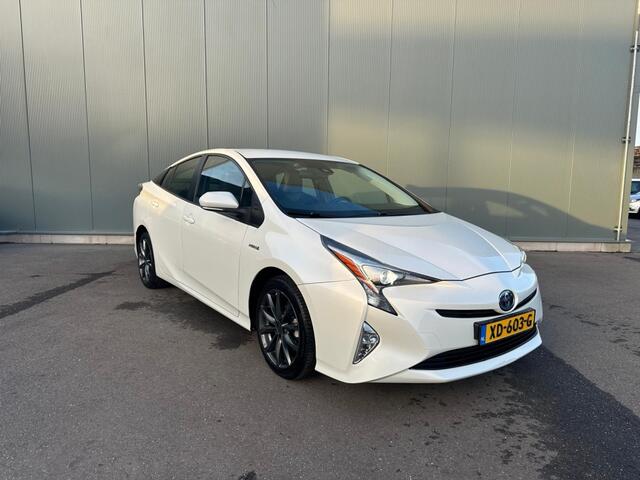 Toyota PRIUS 1.8 Black Edition CAMERA | LEDER | TREKHAAK | HEAD UP !