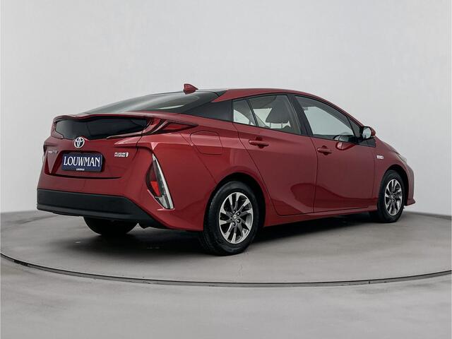 Toyota PRIUS 1.8 Plug-in Dynamic Limited | Navigatie | Achteruitrijcamera | Bestuurdersstoel In Hoogte Verstelbaar | Buitenspiegels Elektrisch Verwarmd |