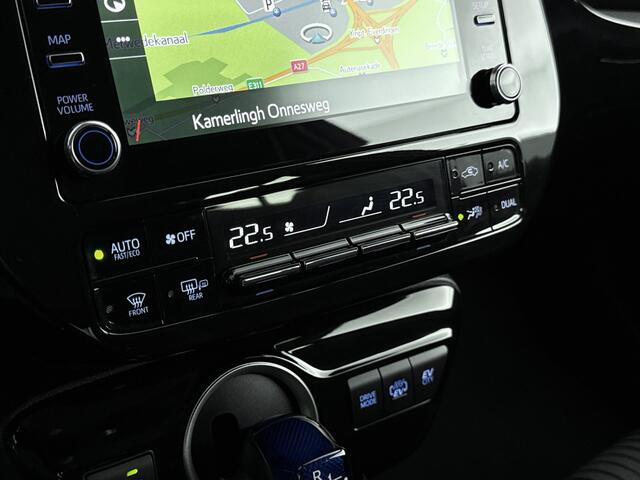 Toyota PRIUS 1.8 Plug-in Dynamic Limited | Navigatie | Achteruitrijcamera | Bestuurdersstoel In Hoogte Verstelbaar | Buitenspiegels Elektrisch Verwarmd |