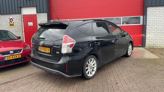 Toyota PRIUS 1.8 Dynamic 7 PERS / PANORAMADAK / FULL LED / KEYLESS / STOELVERW / CAMERA / NAVI / CLIMA / BLUETOOTH / CRUISE / NL-AUTO