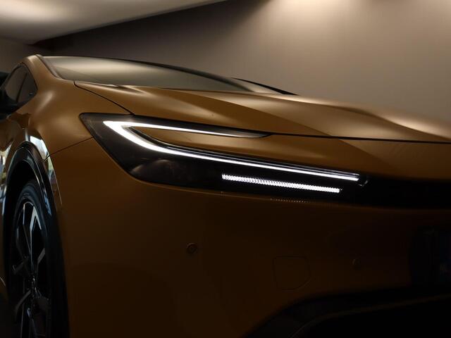 Toyota PRIUS 2.0 Plug-in Executive - ORIGINEEL NEDERLANDSE AUTO - AFKOMSTIG VAN 1E EIGENAAR - 2 LAADKABELS - ELEKTRISCHE VERSTELLING BESTUURDERSSTOEL - ELEKTRISCHE ACHTERKLEP - DODEHOEK DETECTIE - STUURVERWARMING - STOELVERWARMING - PANORAMADAK