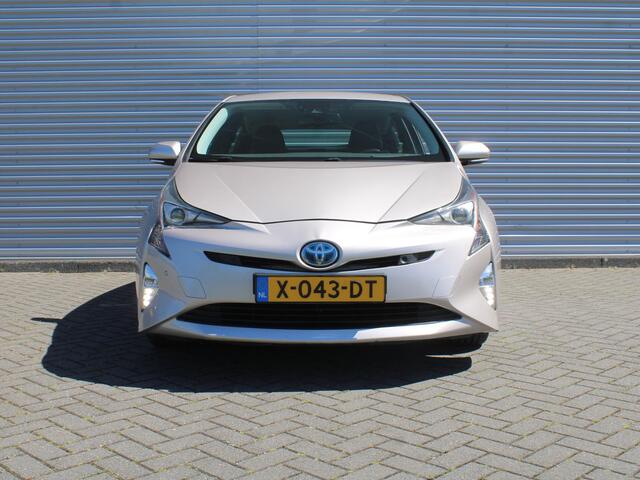Toyota PRIUS 1.8 Executive | Trekhaak | Stoelverwarming | Camera | Leer | Dodehoek detectie | JBL audio | HUD | 17" LM | Navi | LED | Cruise adapt. | Incl. winterset |