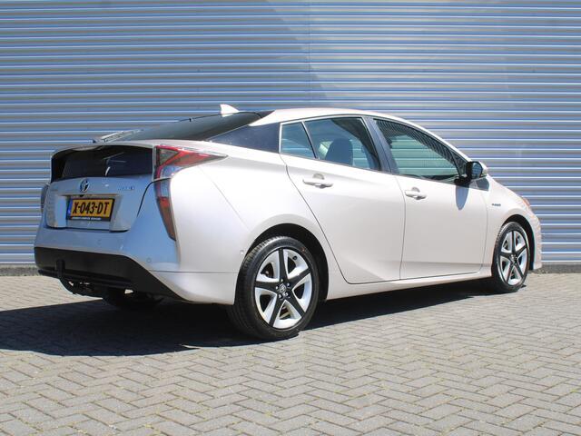 Toyota PRIUS 1.8 Executive | Trekhaak | Stoelverwarming | Camera | Leer | Dodehoek detectie | JBL audio | HUD | 17" LM | Navi | LED | Cruise adapt. | Incl. winterset |
