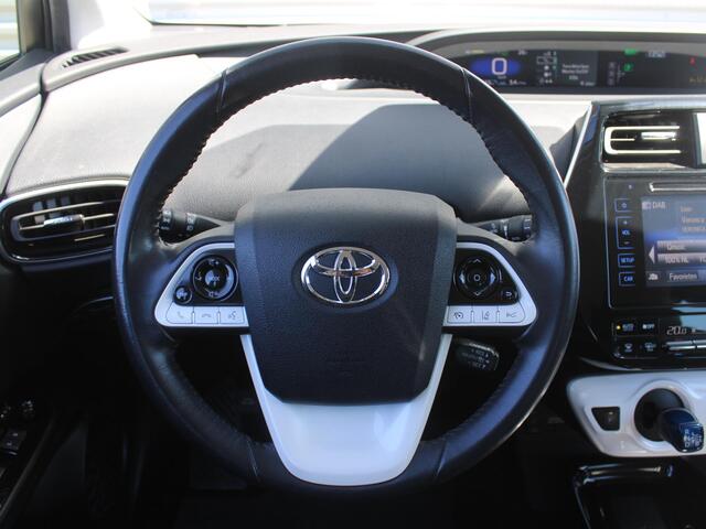 Toyota PRIUS 1.8 Executive | Trekhaak | Stoelverwarming | Camera | Leer | Dodehoek detectie | JBL audio | HUD | 17" LM | Navi | LED | Cruise adapt. | Incl. winterset |