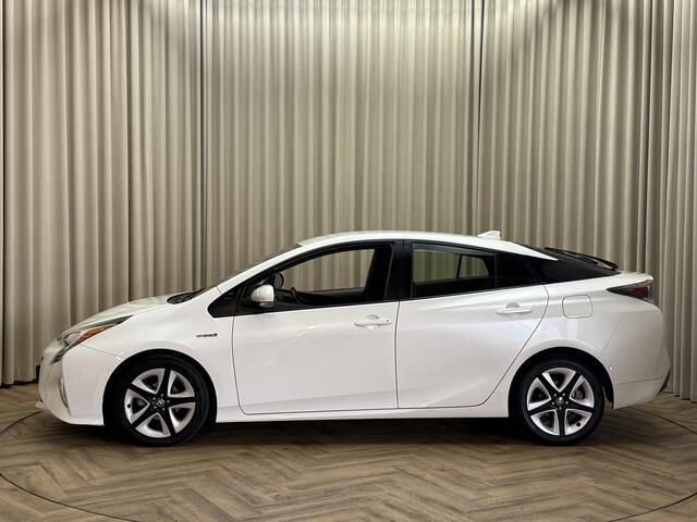 Toyota PRIUS 1.8 White Edition Adaptive Cruise / HUD / Keyless / Stoelverwarming / JBL / Camera / Navigatie / 17'' LMV