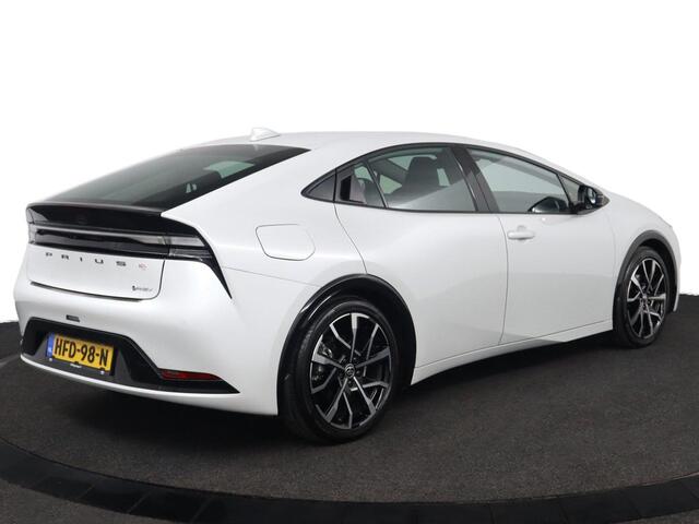 Toyota PRIUS 2.0 Plug-in Executive | Apple Carplay/Android Auto | Stoel/Stuurverwarming | Elektrische Achterklep | Parkeersensoren |