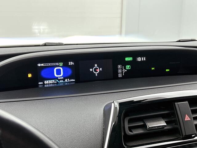 Toyota PRIUS 1.8 Plug-in Dynamic | Dealer Onderhouden | Head-Up Display | Dodehoek detectie | stoelverwarming | Navigatie | Parkeersensoren achter | Draadloze telefoonlader | Cruise Control Adaptive |