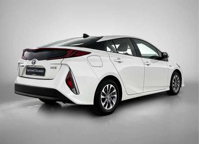 Toyota PRIUS 1.8 Plug-in Dynamic | BTW Voertuig | Stoelverwarming | Navigatie | Cruise control adaptive | Climate Control | DAB | Achteruitrijcamera | Draadloze telefoonlader |