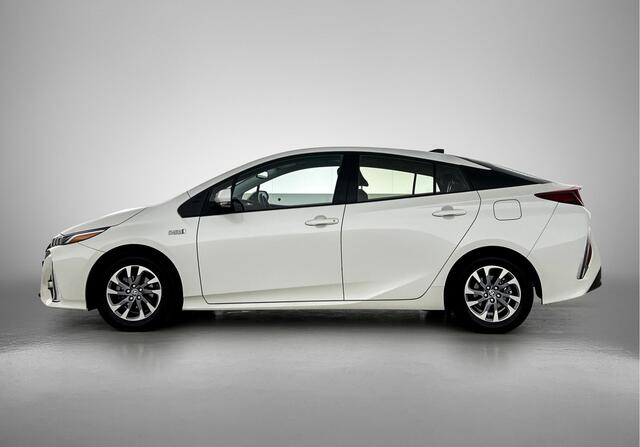 Toyota PRIUS 1.8 Plug-in Dynamic | BTW Voertuig | Stoelverwarming | Navigatie | Cruise control adaptive | Climate Control | DAB | Achteruitrijcamera | Draadloze telefoonlader |