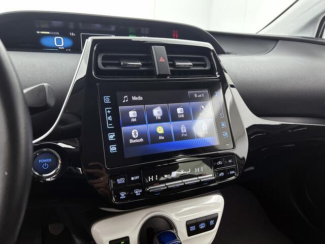 Toyota PRIUS 1.8 Plug-in Dynamic | BTW Voertuig | Stoelverwarming | Navigatie | Cruise control adaptive | Climate Control | DAB | Achteruitrijcamera | Draadloze telefoonlader |