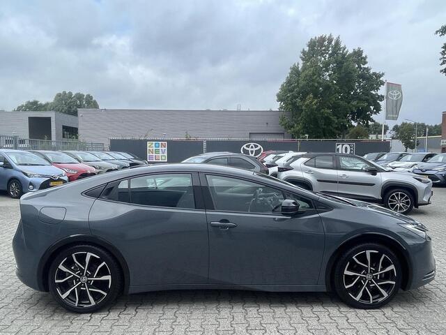 Toyota PRIUS 2.0 Plug-in Executive Panoramadak All seasonbanden