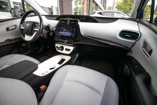 Toyota PRIUS 1.8 Black Edition | Adapt Cruise | Camera | Dealer onderhouden |