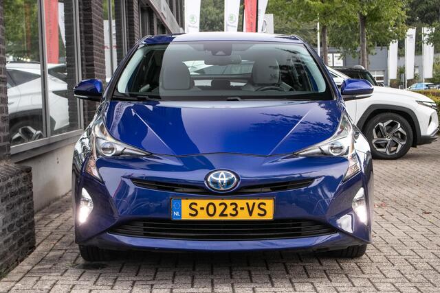 Toyota PRIUS 1.8 Black Edition | Adapt Cruise | Camera | Dealer onderhouden |