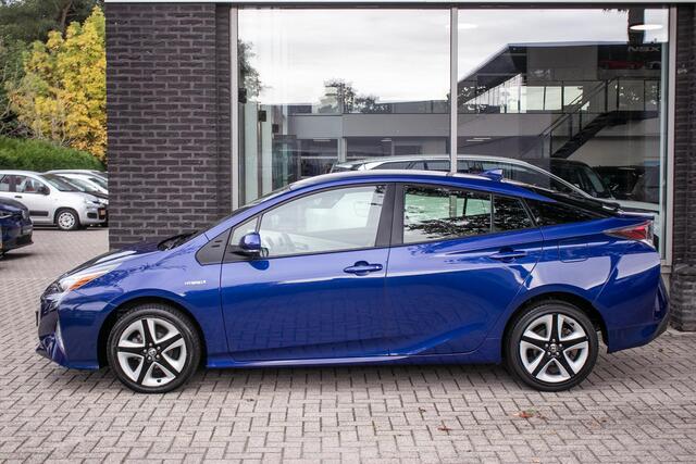 Toyota PRIUS 1.8 Black Edition | Adapt Cruise | Camera | Dealer onderhouden |