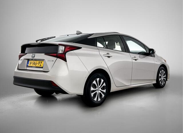 Toyota PRIUS 1.8 Executive | Schuif/kantel dak | JBL | Head-Up Display | Dodehoek detectie | 360 Camera | Parkeersensoren voor+achter met assistent | Navigatie | Climate Control | Draadloze telefoonlader |