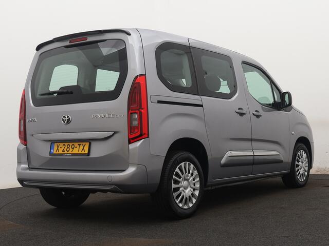 Toyota PROACE CITY Verso 1.2 Turbo Live Ingepland voor nieuwe bodemverlaging t.b.v. rolstoelvervoer (Prijs incl. bodemverlaging)